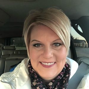 Meet your Posher, Danelle